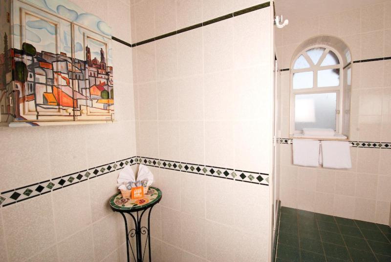 Hotel & Suites Galeria Morelia Zimmer foto