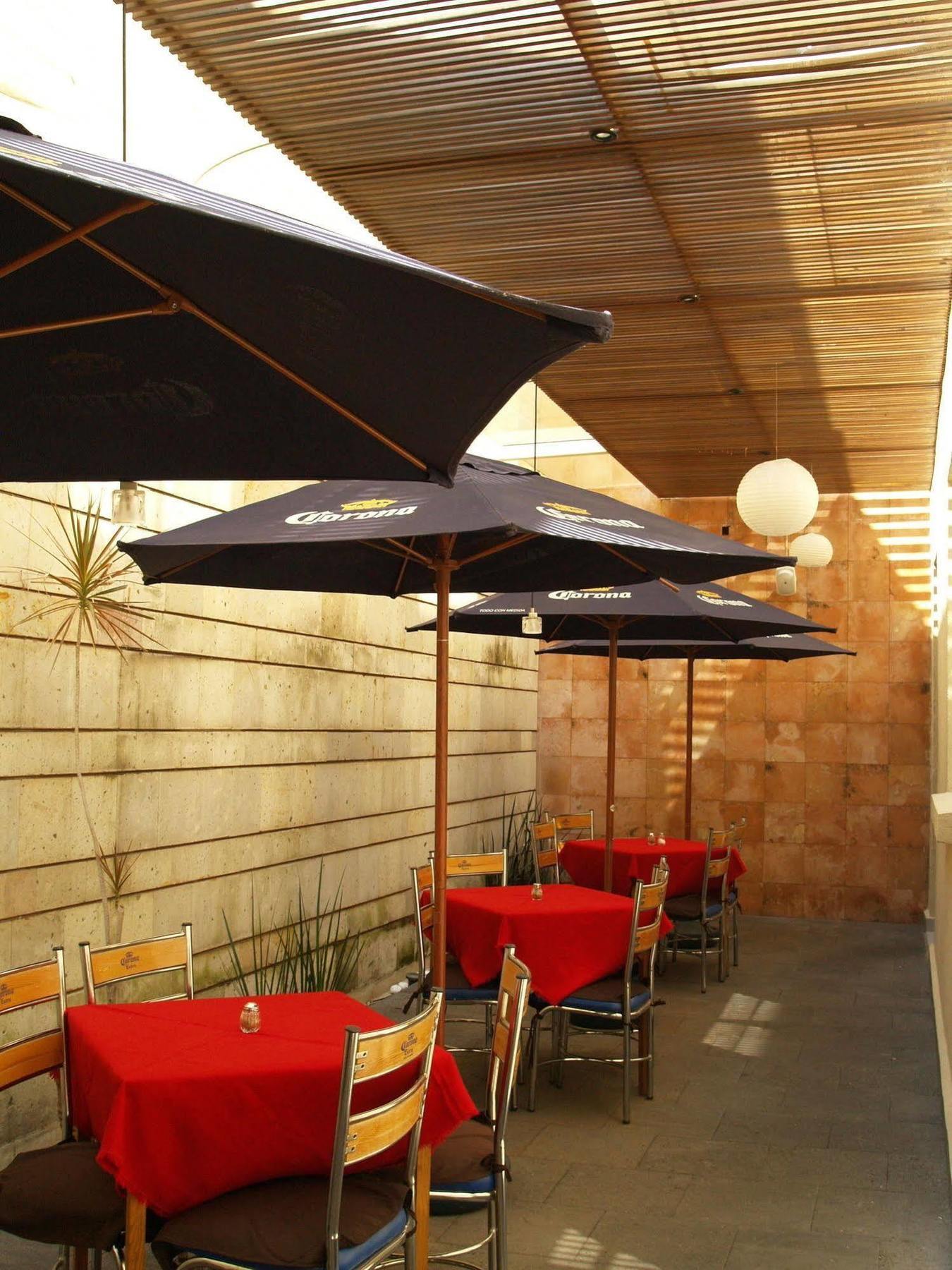 Hotel & Suites Galeria Morelia Exterior foto